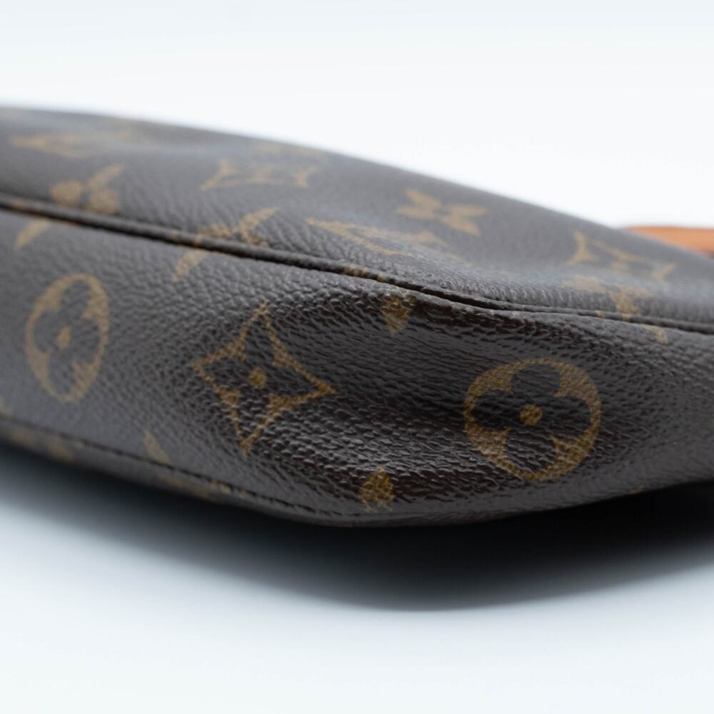 Louis Vuitton Canvas Monogram Pochette Accessoires - Picture 5 of 7
